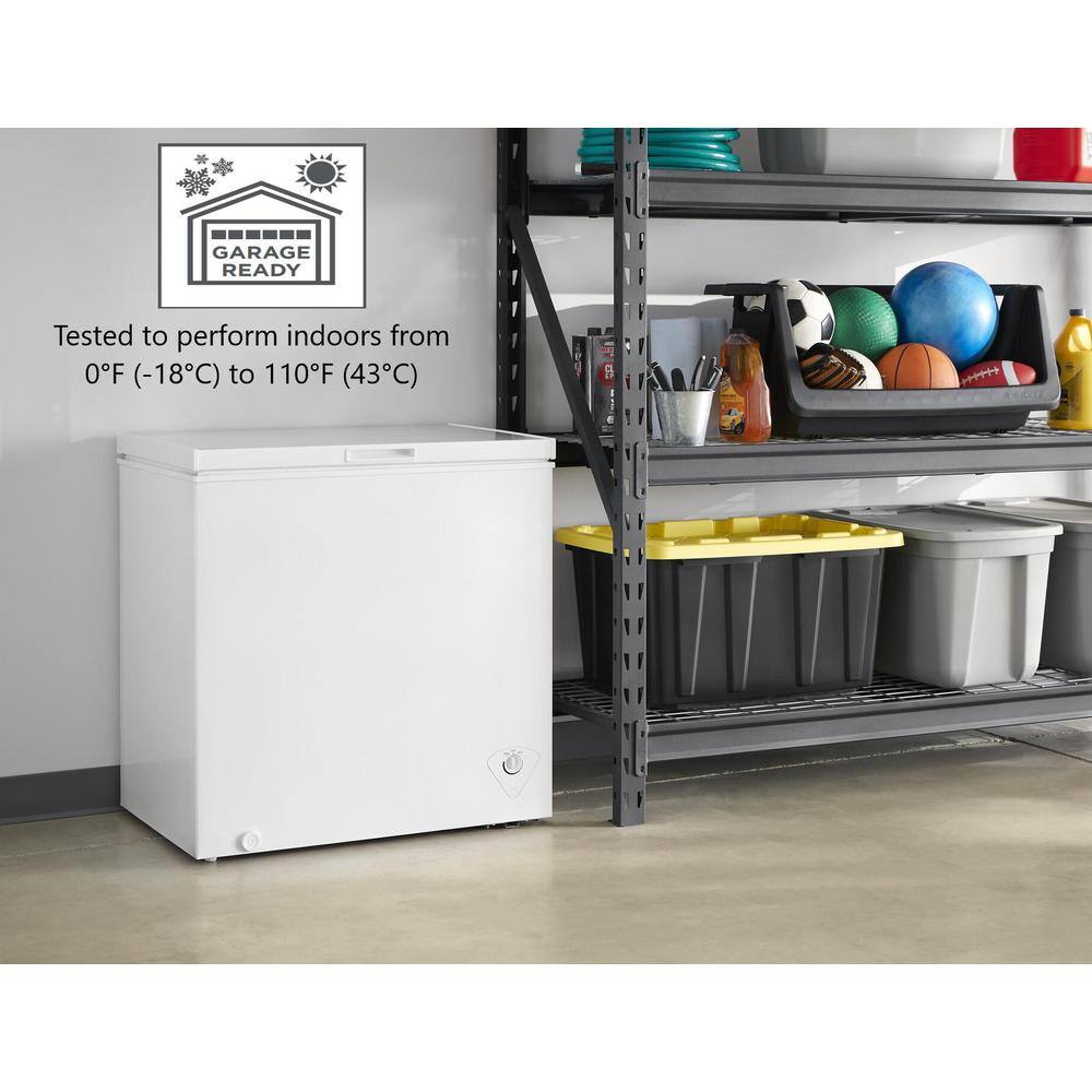 VISSANI 7 cu. ft. Manual Defrost Chest Freezer in White Garage Ready MDCF7WH