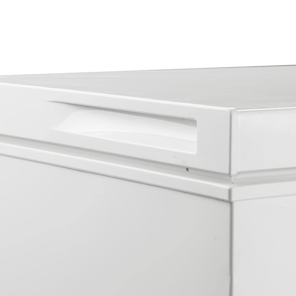 BLACK+DECKER 7.0 cu. ft. Chest Freezer in White BCFK706