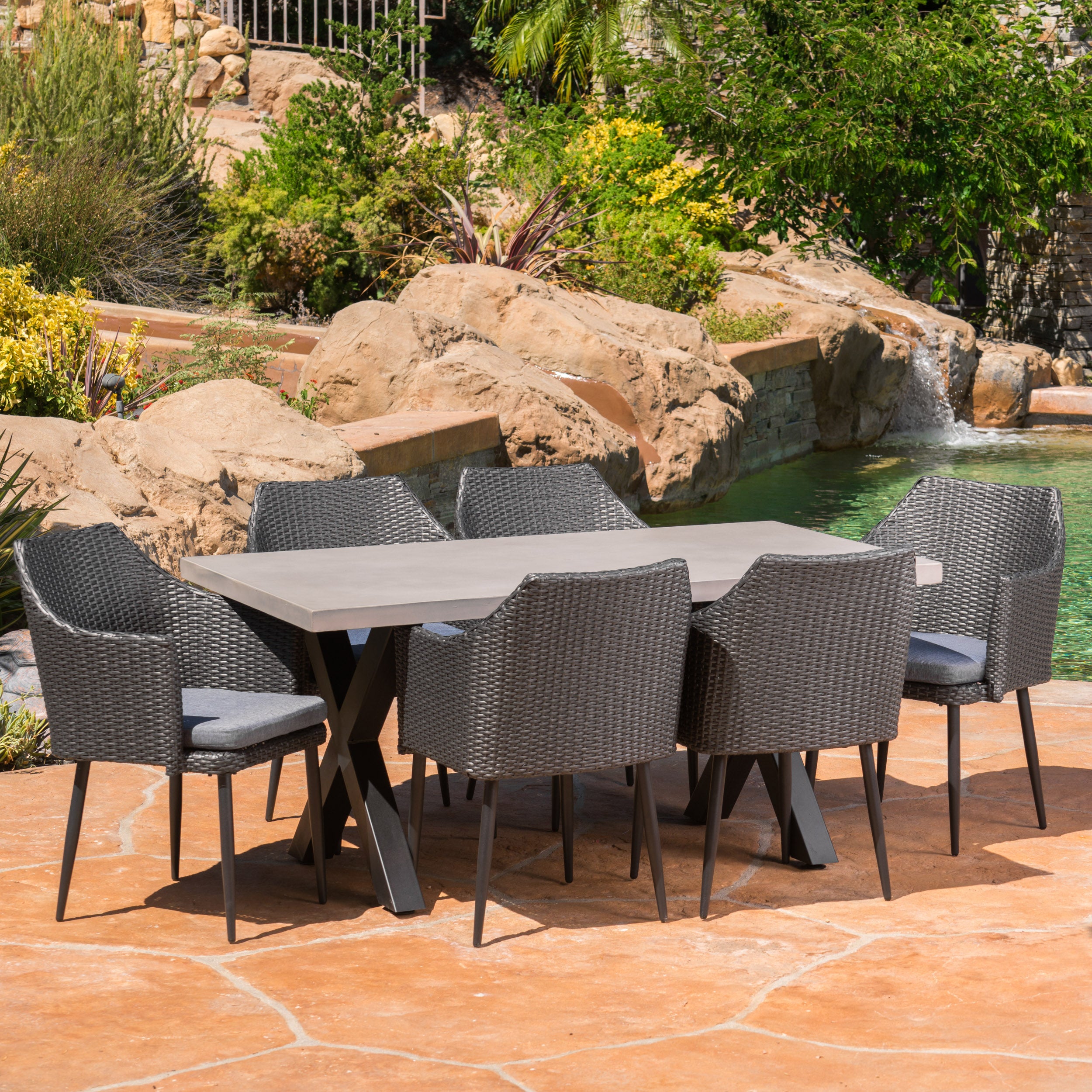 Maccie Outdoor 6 Seater Dining Set