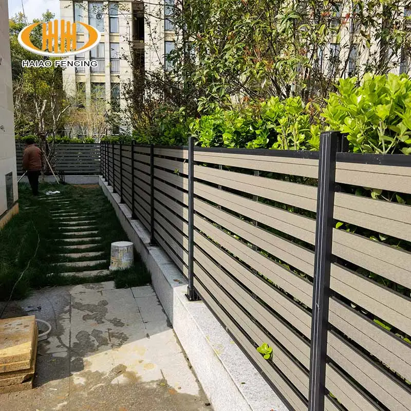 High quality factory supply multicolor popular wood plastic composite fencing for sale