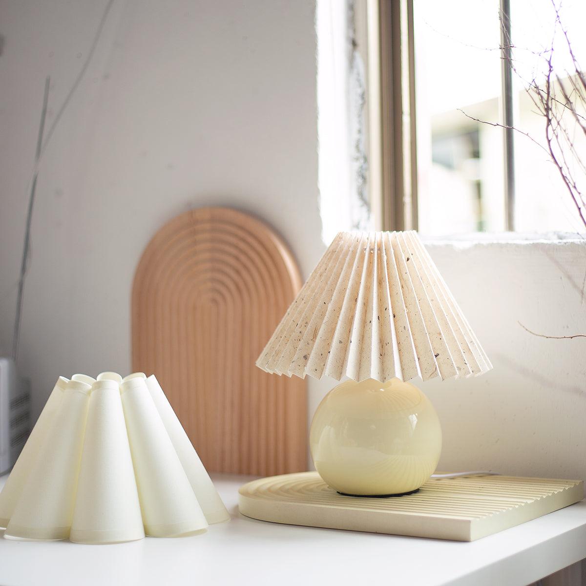 Kicsi Knife Pleat Table Lamp