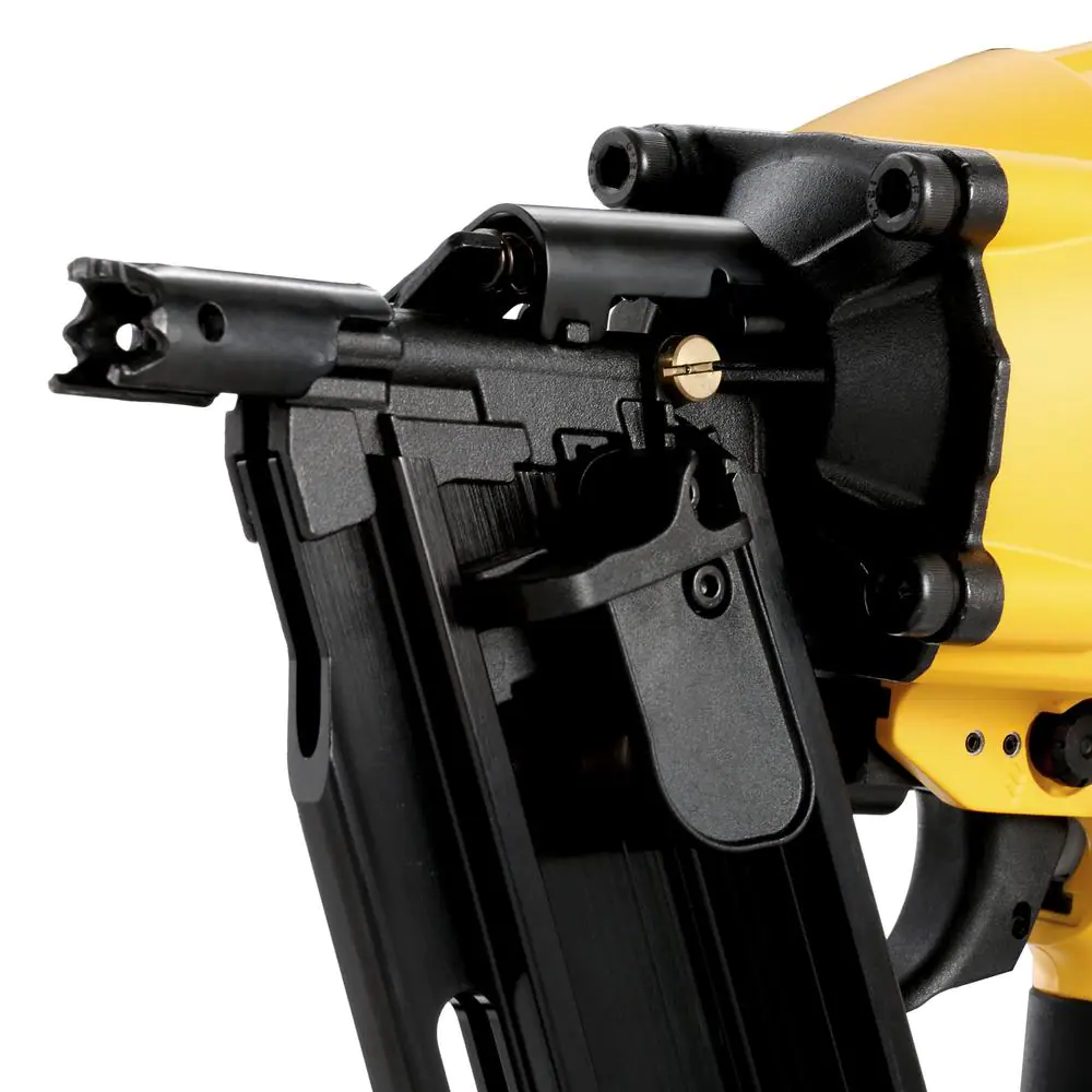 DEWALT DWF83PL Pneumatic 21-Degree Collated Framing Nailer