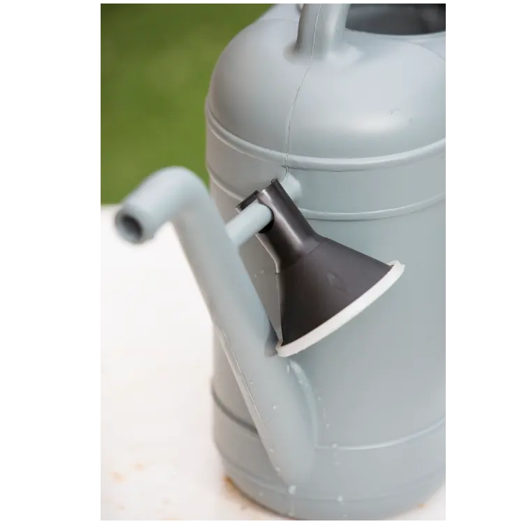 Italian Superfine Quality Durable Garden Supplies Watering Can With Good Plastic Material For Export