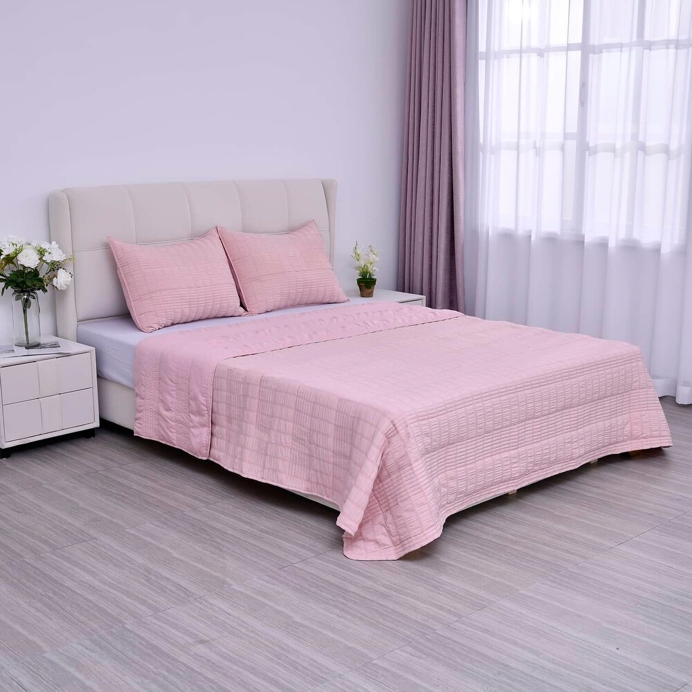 HOMESMART Pink Seersucker Microfiber Quilt Queen Set of 2 Shams