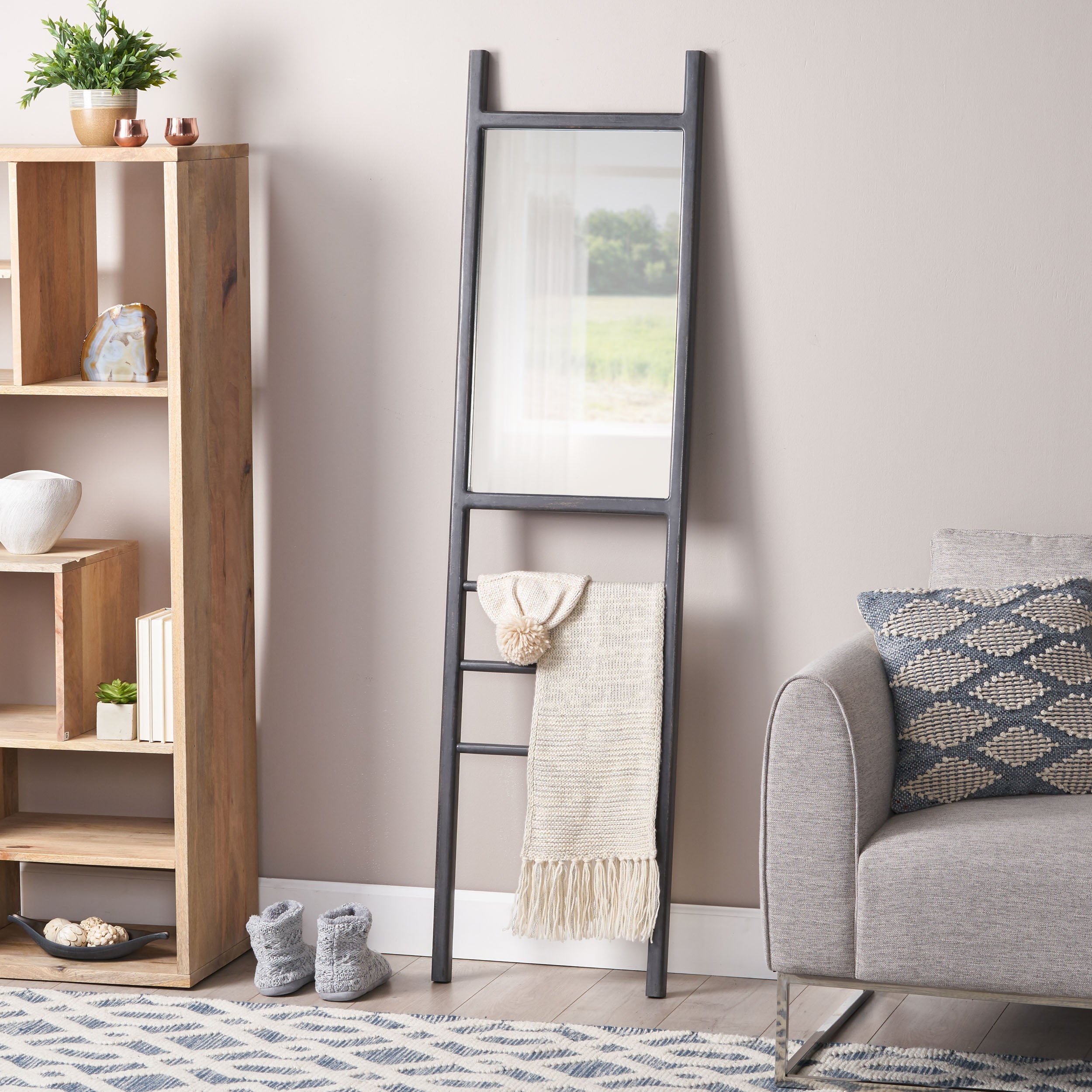 Sandy Modern Ladder Mirror