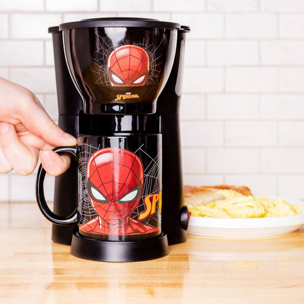 Uncanny Brands Single-Serve Black Marvel Spiderman Coffee Maker with Mug CM-MVC-SM1