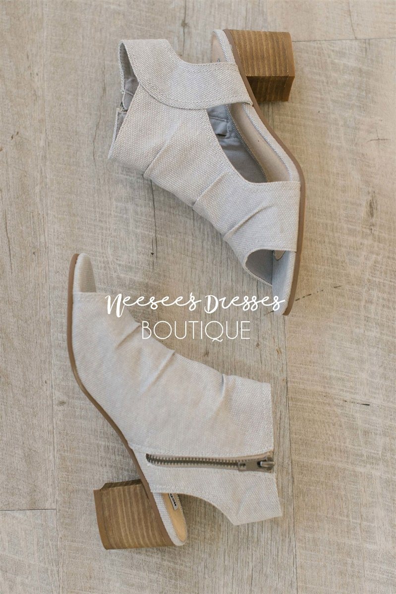 Anna Light Gray Canvas Sandals