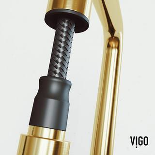 VIGO Parsons Single Handle Pull-Down Sprayer Kitchen Faucet in Matte Brushed Gold VG02031MG