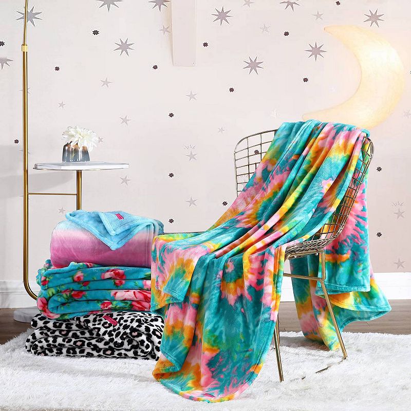 Betsey Johnson Tie Dye Love Blanket