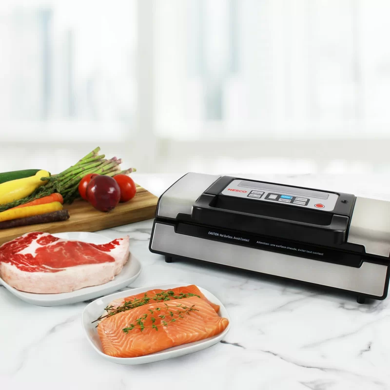 Nesco Deluxe Food VS-12 Vacuum Sealer， 130 Watts， Kit Bags and Viewing Lid， Compact， Silver