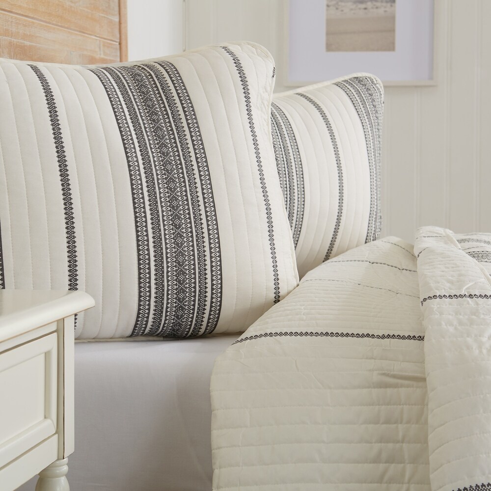 Luxurious Farmhouse Stripe Microfiber Quilt Set With Shams