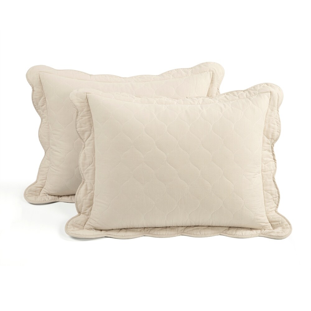 Lush Decor Coastal Chic Scallop Edge Reversible Quilt