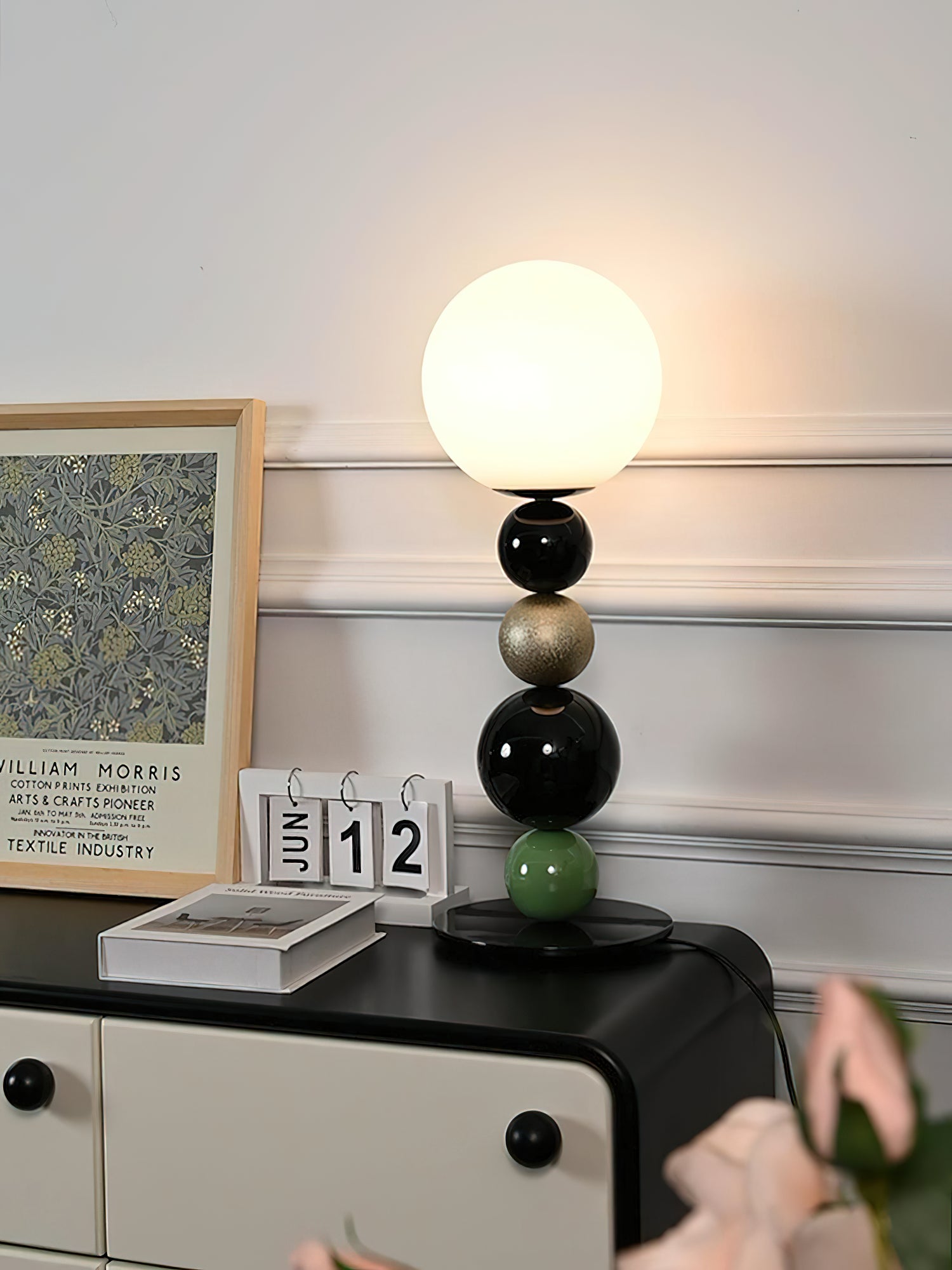 Round Balls Stacking Table Lamp