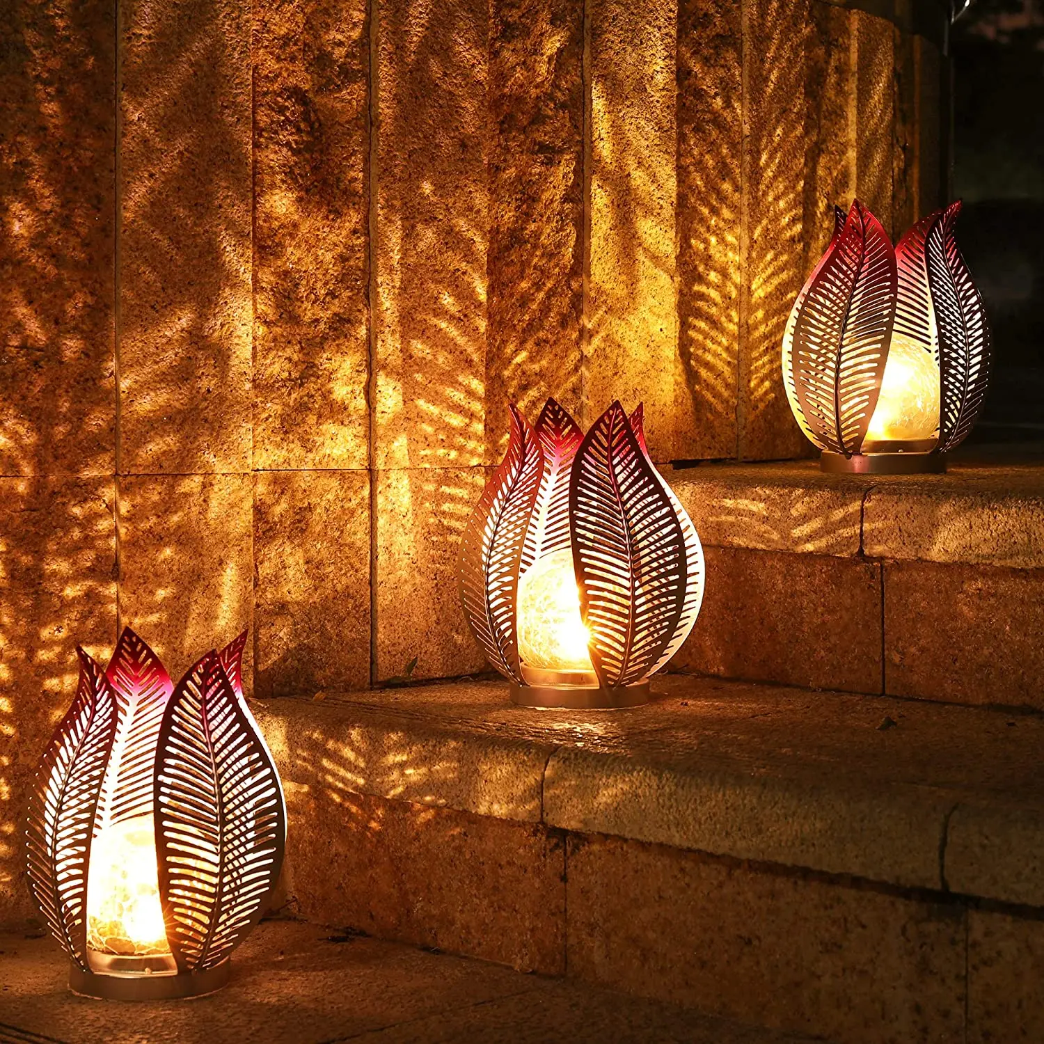 2023 Retro Solar Lanterns Tabletop Outdoor Waterproof Metal White Palm Leaf LED Solar Lights