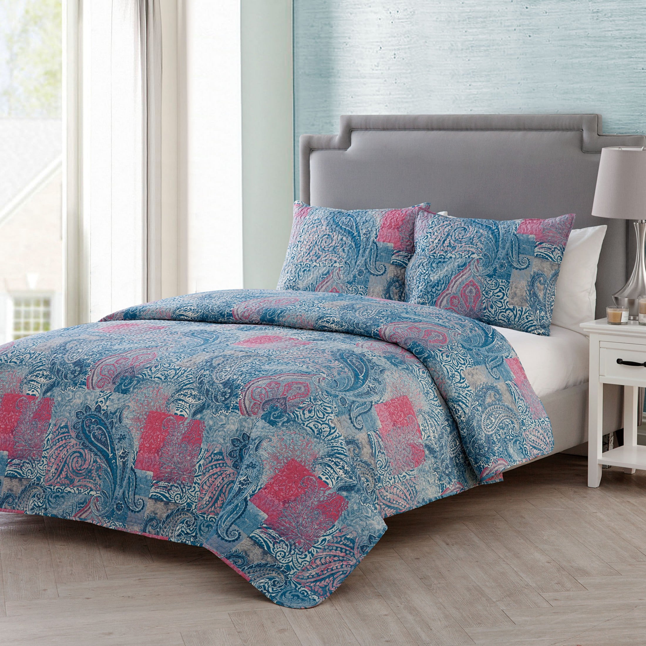 VCNY Home Ava 3-Piece Multi-color Paisley Polyester Reversible Quilt Set， King