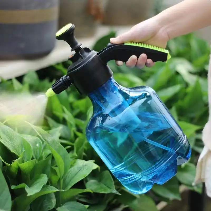 Factory Directly Supply Good Price Spray Water Bottle Plastic Watering Can Price