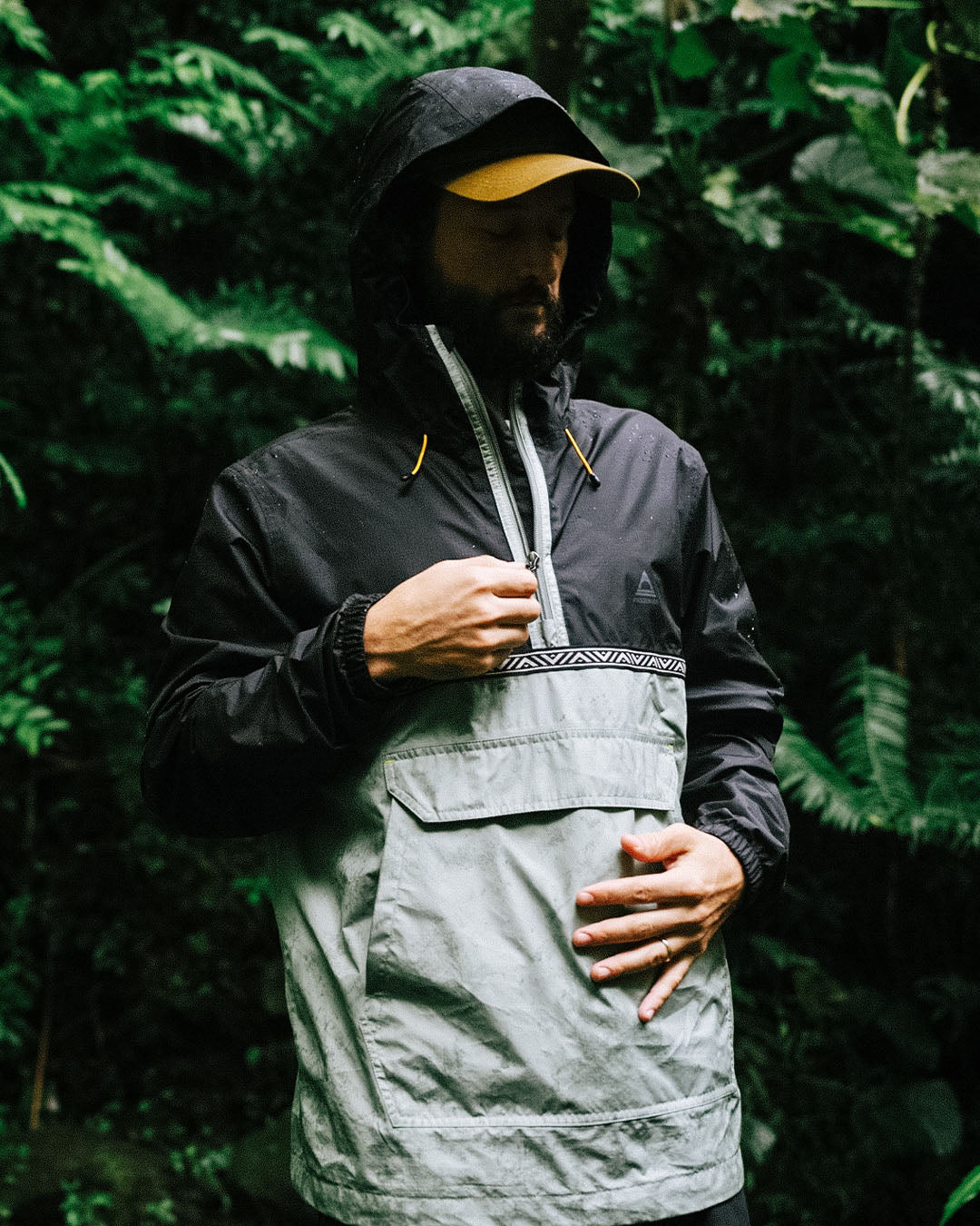 Flow 1/2 Zip Recycled Water Resistant Jacket - True Black/Pistachio