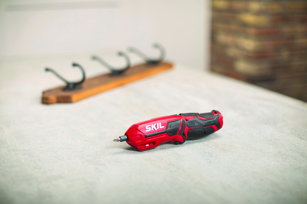 Skil 4V Screwdriver Rechargeable Pivot Grip ;