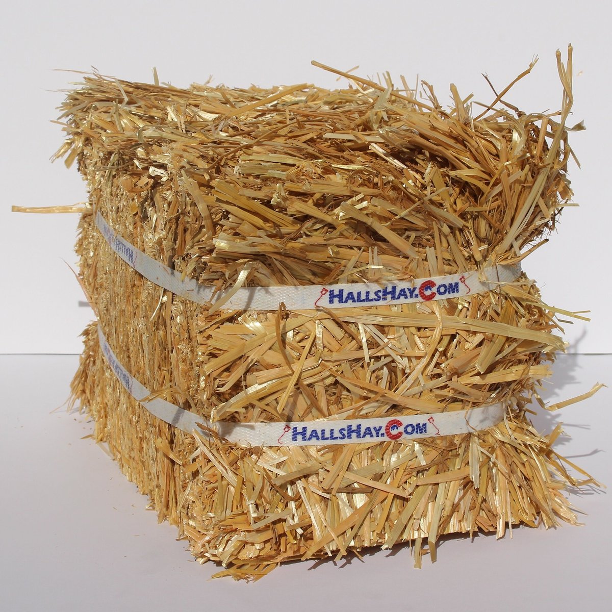 Hall's Hay Wheat Straw Mini-Bale Small Pet Bedding， 4-lb box