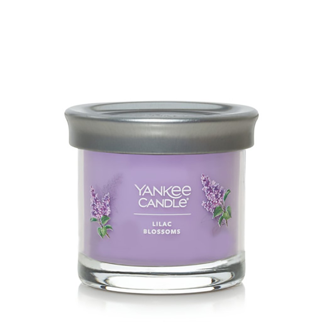 Yankee Candle  Signature Small Tumbler Candle in Lilac Blossoms