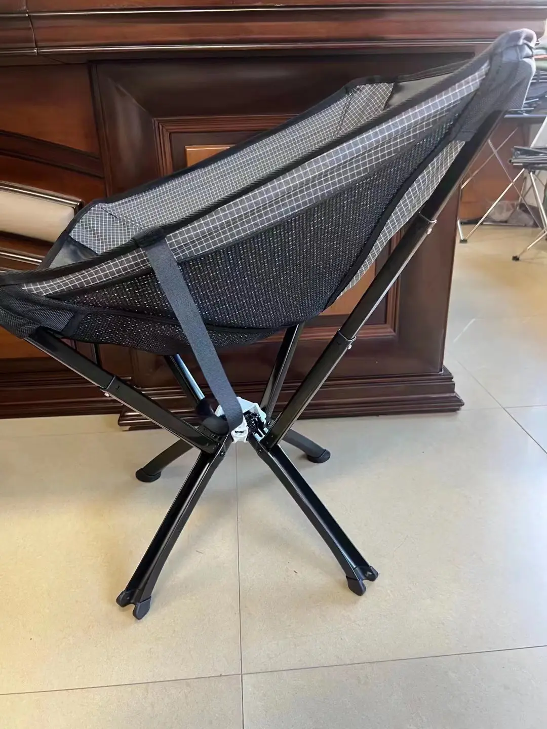 2023 New Ideas Lightweight Customized Aluminum Collapsible Portable Folding Chair Fishing Chair For Camping Hiking Traveling