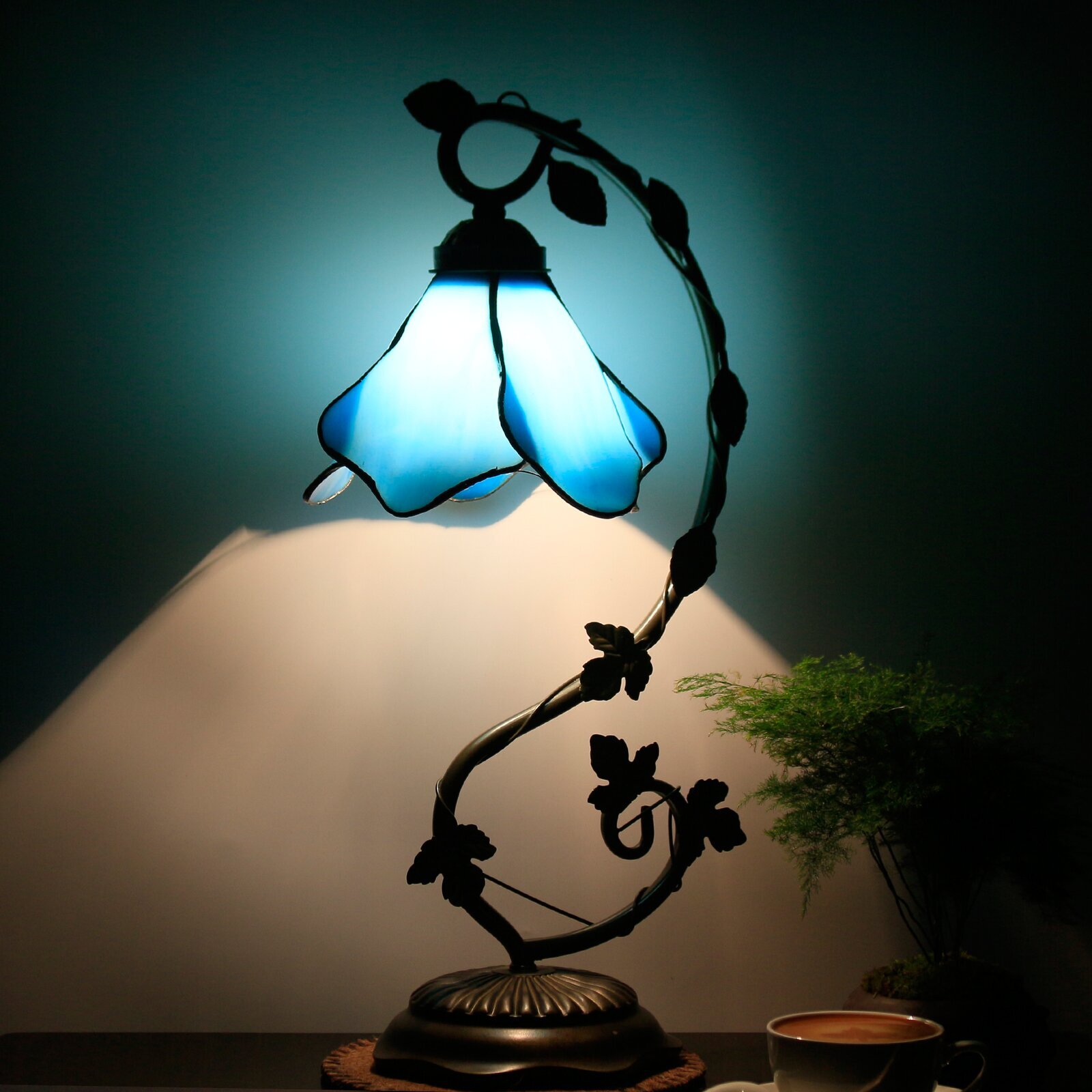 Alfonsa 21'' Antique  Lamp