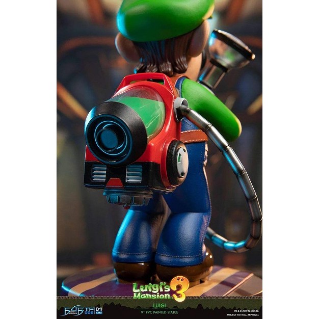 Dark Horse Comics Luigis Mansion 3 Luigi 9 inch Pvc Statue