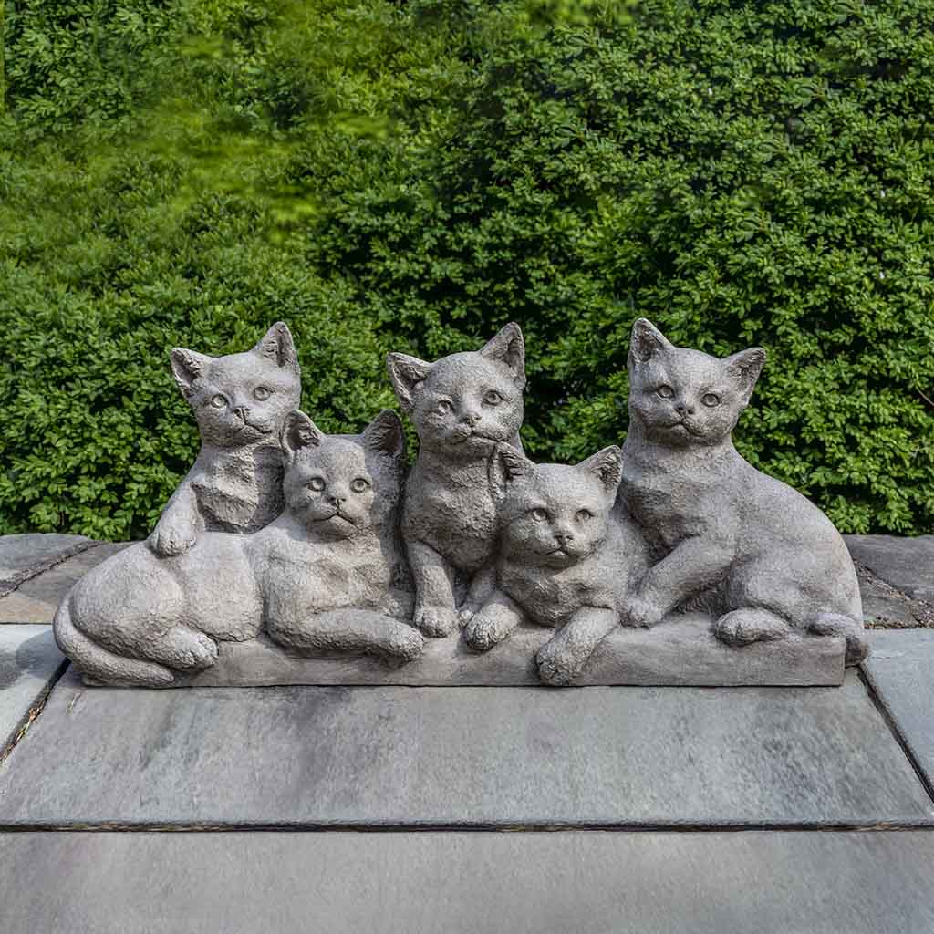 Campania International Quintuplets Statue