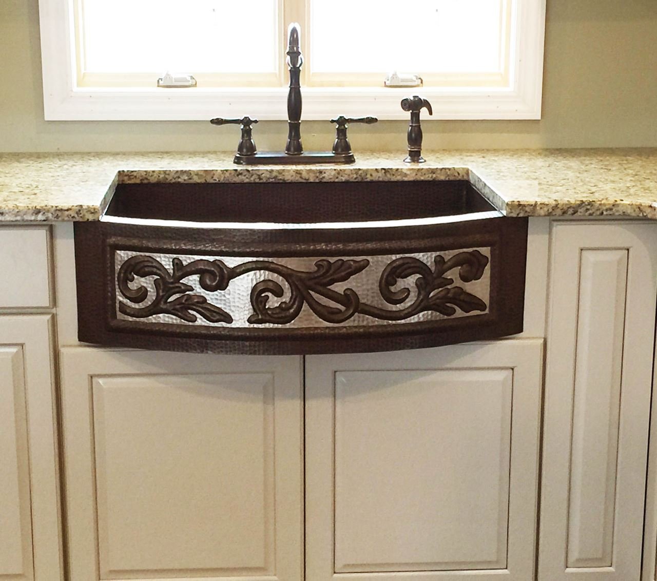 42 SINGLE-BOWL HAMMERED 100% COPPER FARMHOUSE SINK Curved Front w/ Vine Design