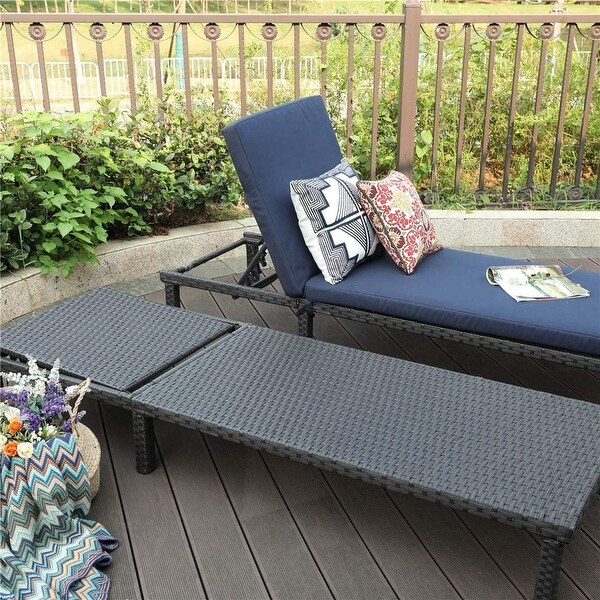 2PCS Outdoor Patio Wicker Rattan Chaise Lounge Chairs with CushionandAdjustable Backrest， Navy Blue