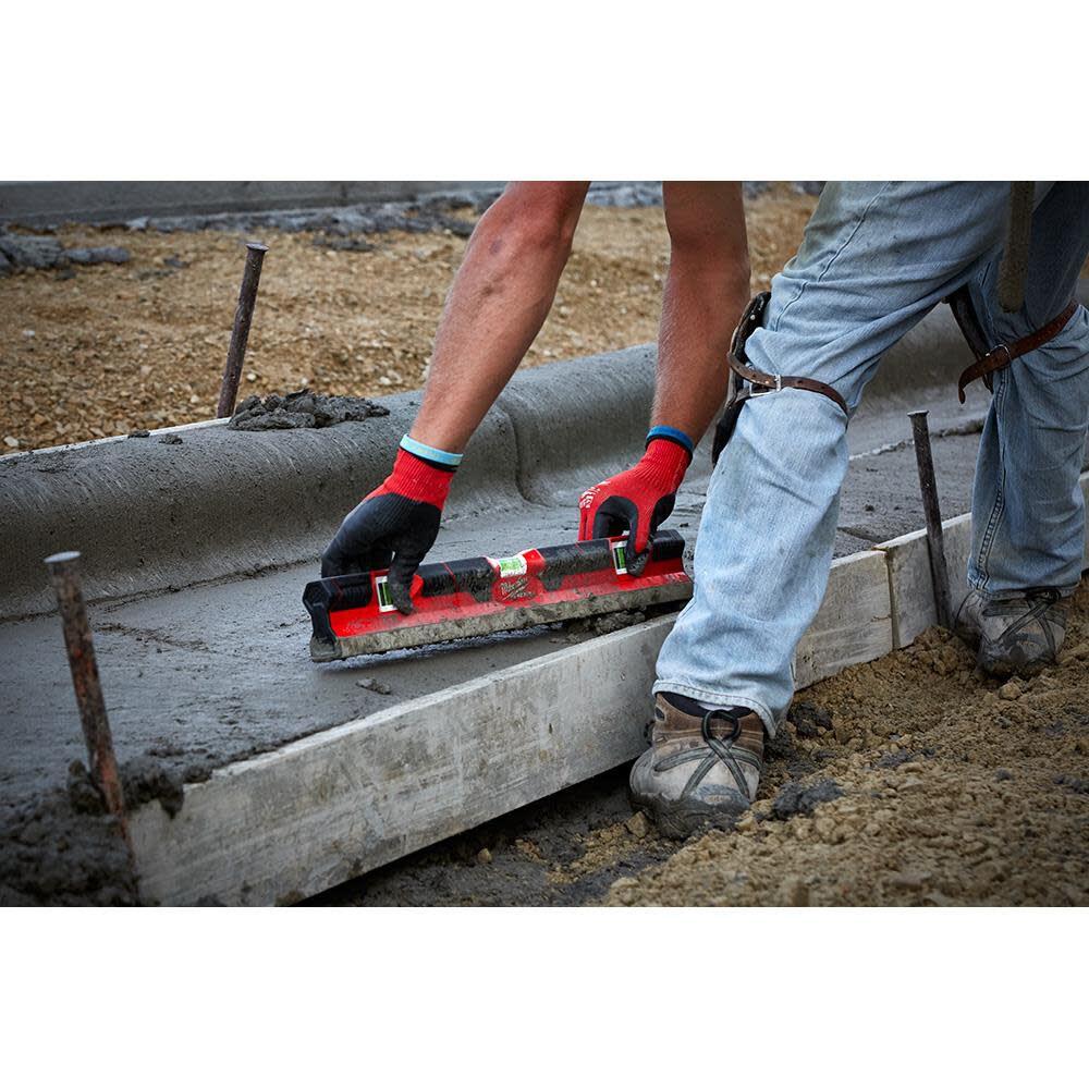 Milwaukee 24 in. REDSTICK Concrete Screed Level MLCON24 from Milwaukee