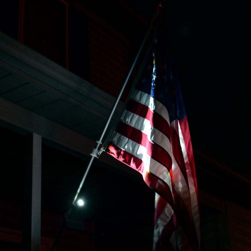 SOLAR FLAGPOLE LIGHT