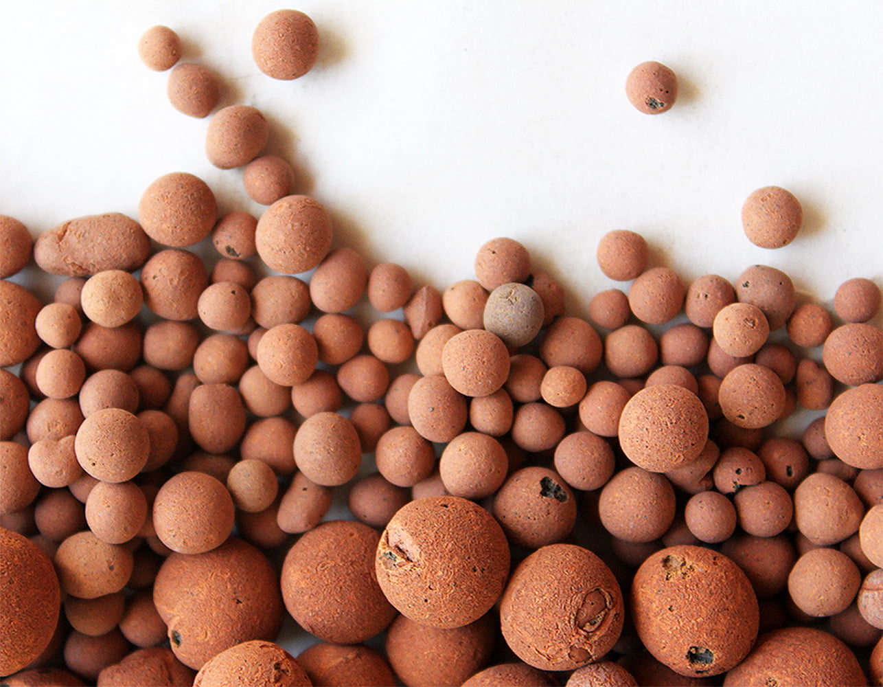 Leca Clay Pebbles (aka Hydroton Clay Stone) - Expanded Clay for Plants (4-Liter Bag)