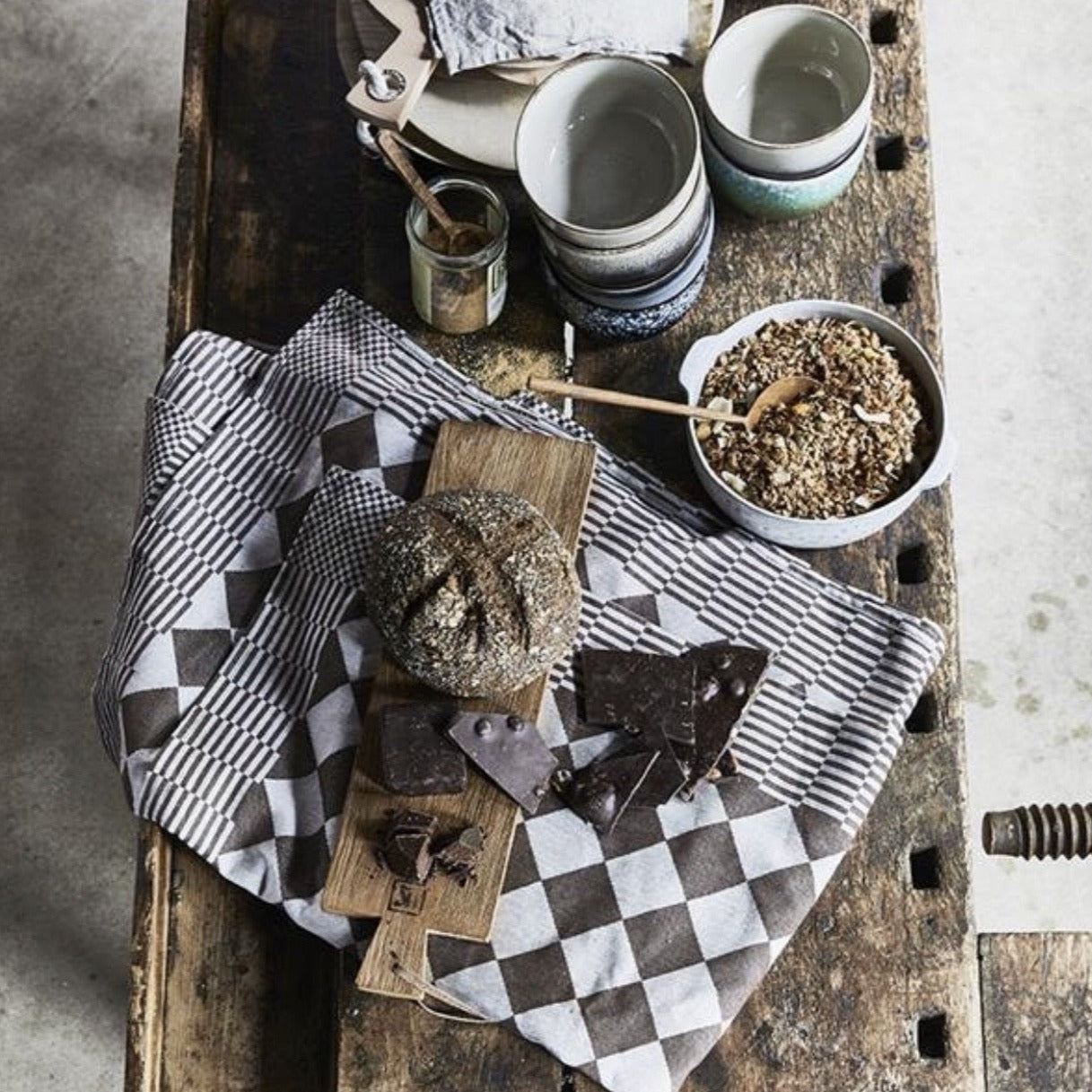 Traditional Dutch tablecloth - brown