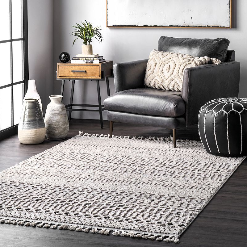 nuLOOM Talula Soft Textured Tassel Area Rug