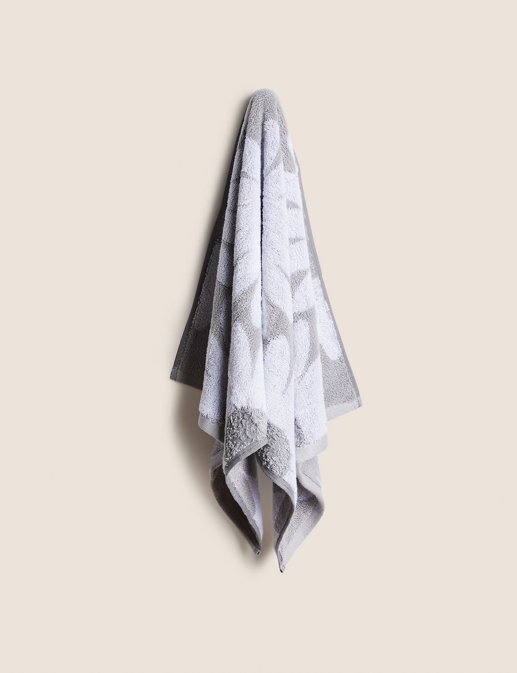 Pure Cotton Daisy Jacquard Towel