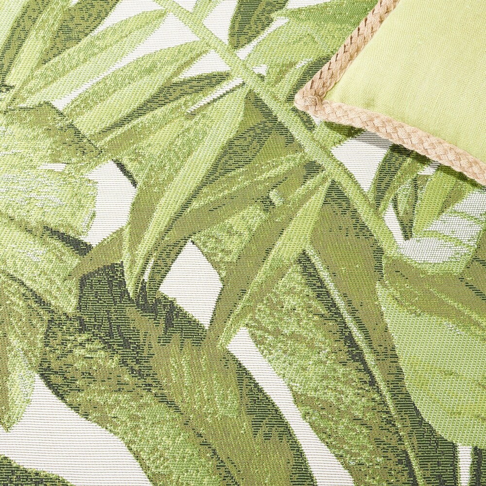 SAFAVIEH Barbados Ennia Tropical Indoor/Outdoor Waterproof Rug