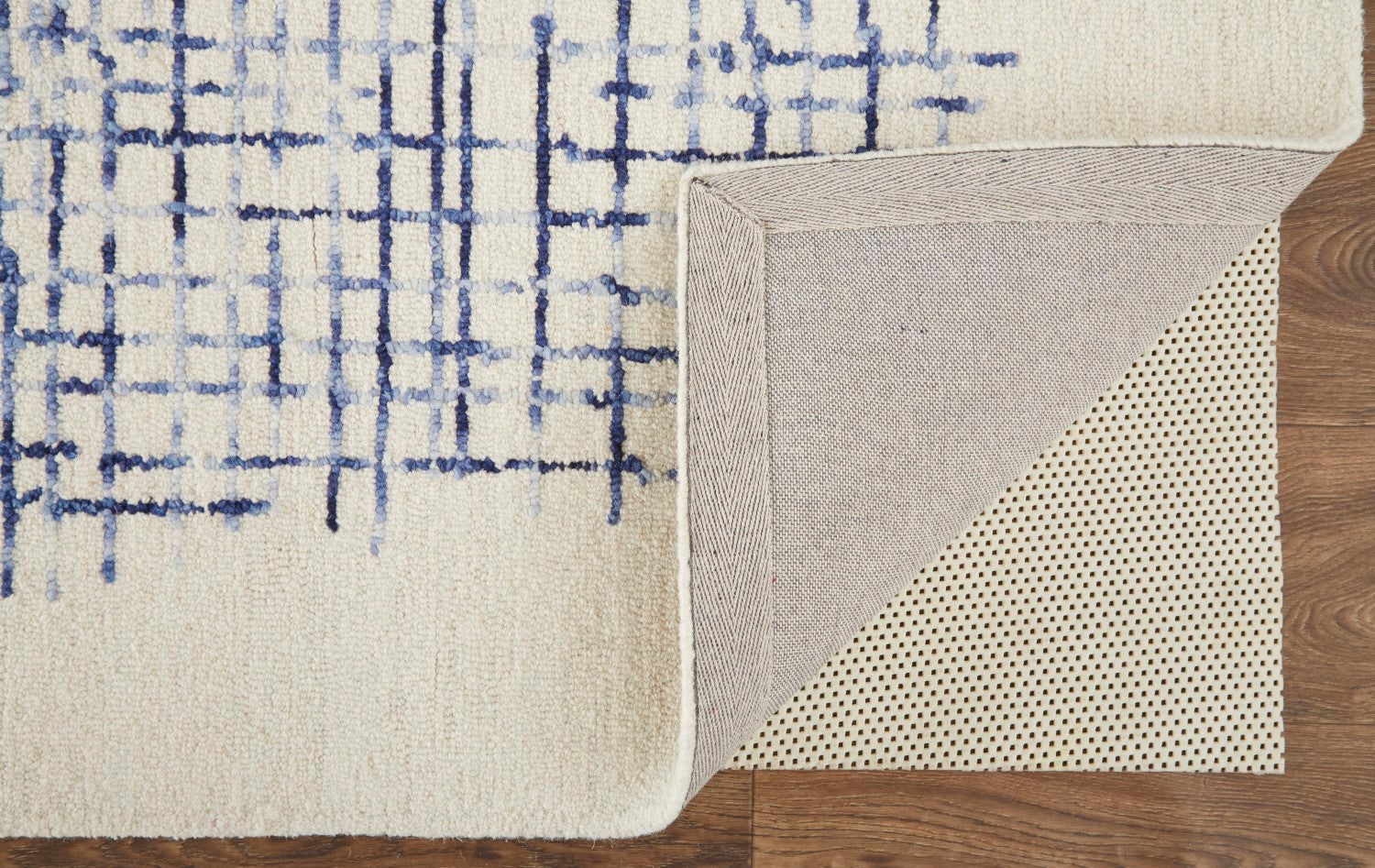 Carrick Hand-Tufted Crosshatch Ivory/Navy Blue Rug