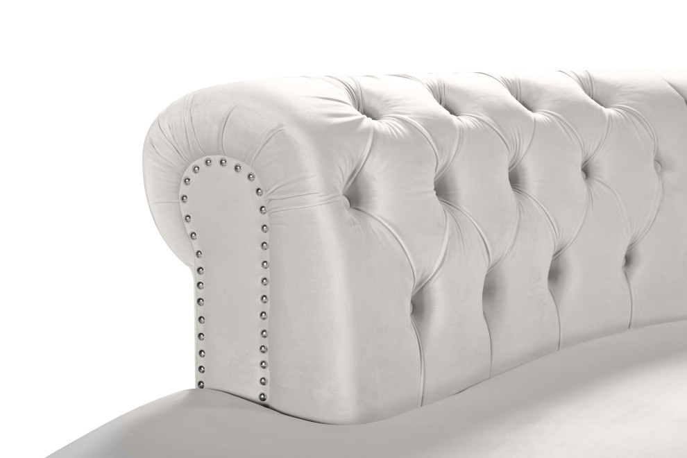 Anabella Velvet Sectional   Contemporary   Sectional Sofas   by Meridian Furniture  Houzz