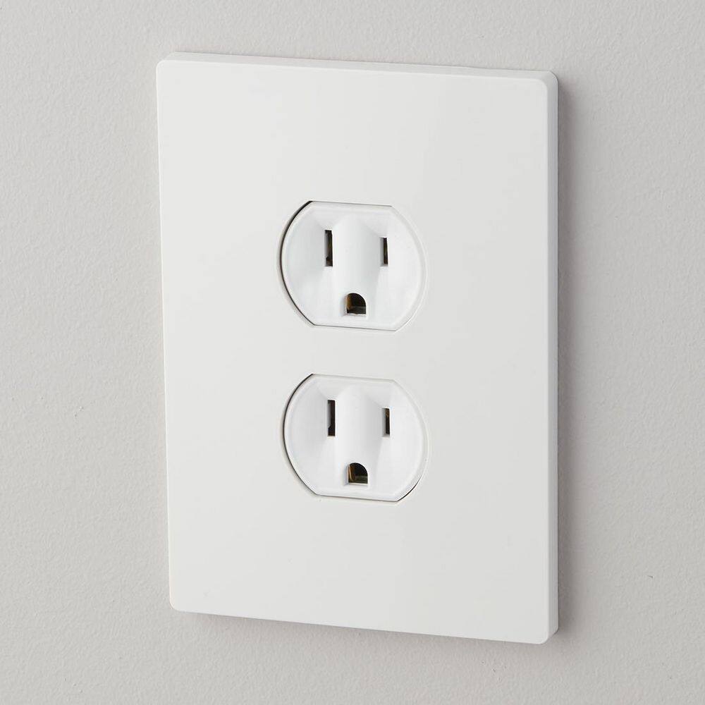 Hampton Bay Maple Hill 1-Gang White Screwless Duplex Outlet Plastic Wall Plate (1-Pack) 838844