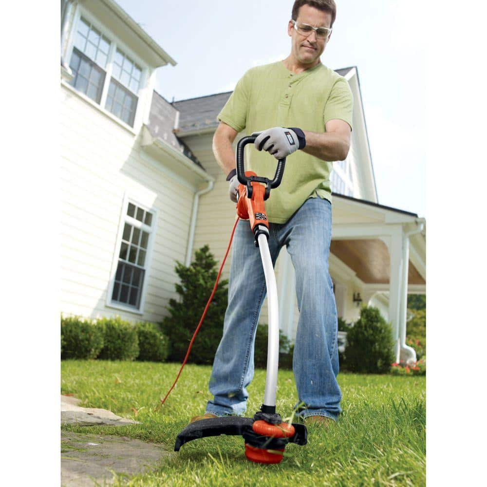 BLACK+DECKER 14 in. 7.5 AMP Corded Electric Curved Shaft 0.080 in. Single Line 2-in-1 String Trimmer & Lawn Edger with Automatic Feed GH3000