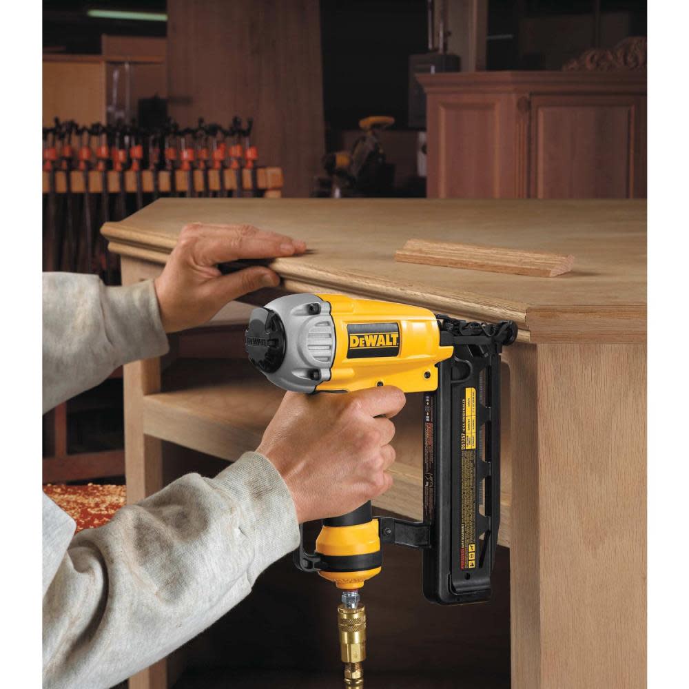 DEWALT HEAVY-DUTY STRAIGHT FINISH NAILER (D51257K)