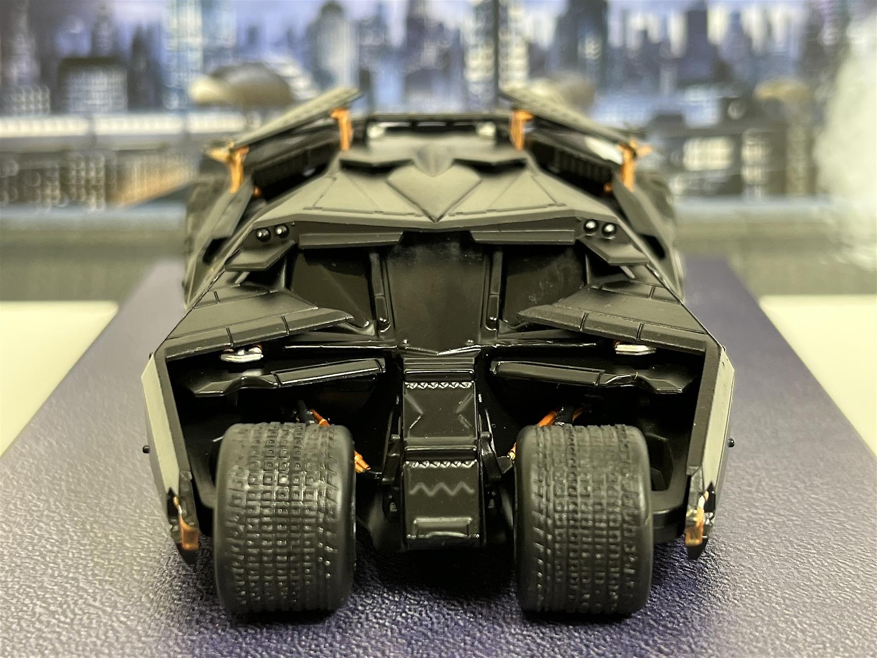 Batman Begins DC Batmobile The Tumbler 1:43 Scale Eaglemoss MBAEN004