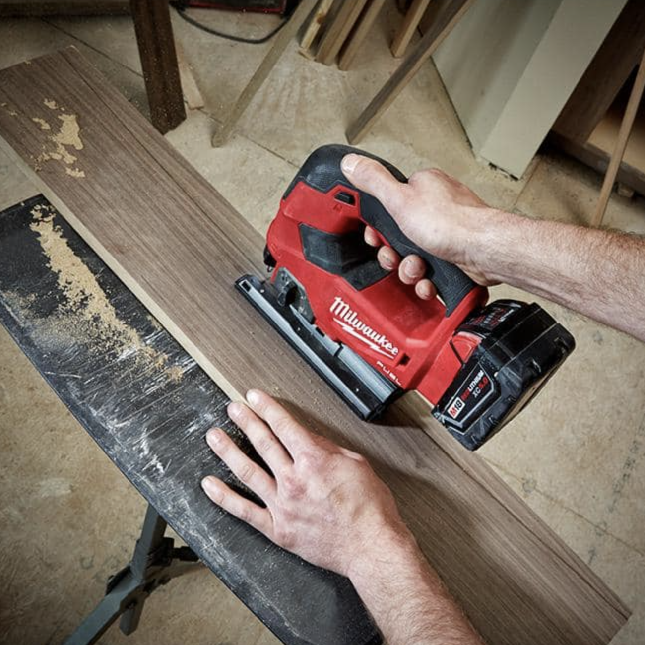 Milwaukee M18 FUEL 18-Volt Lithium-Ion Brushless Cordless Jig Saw with M18 5.0 Ah Battery