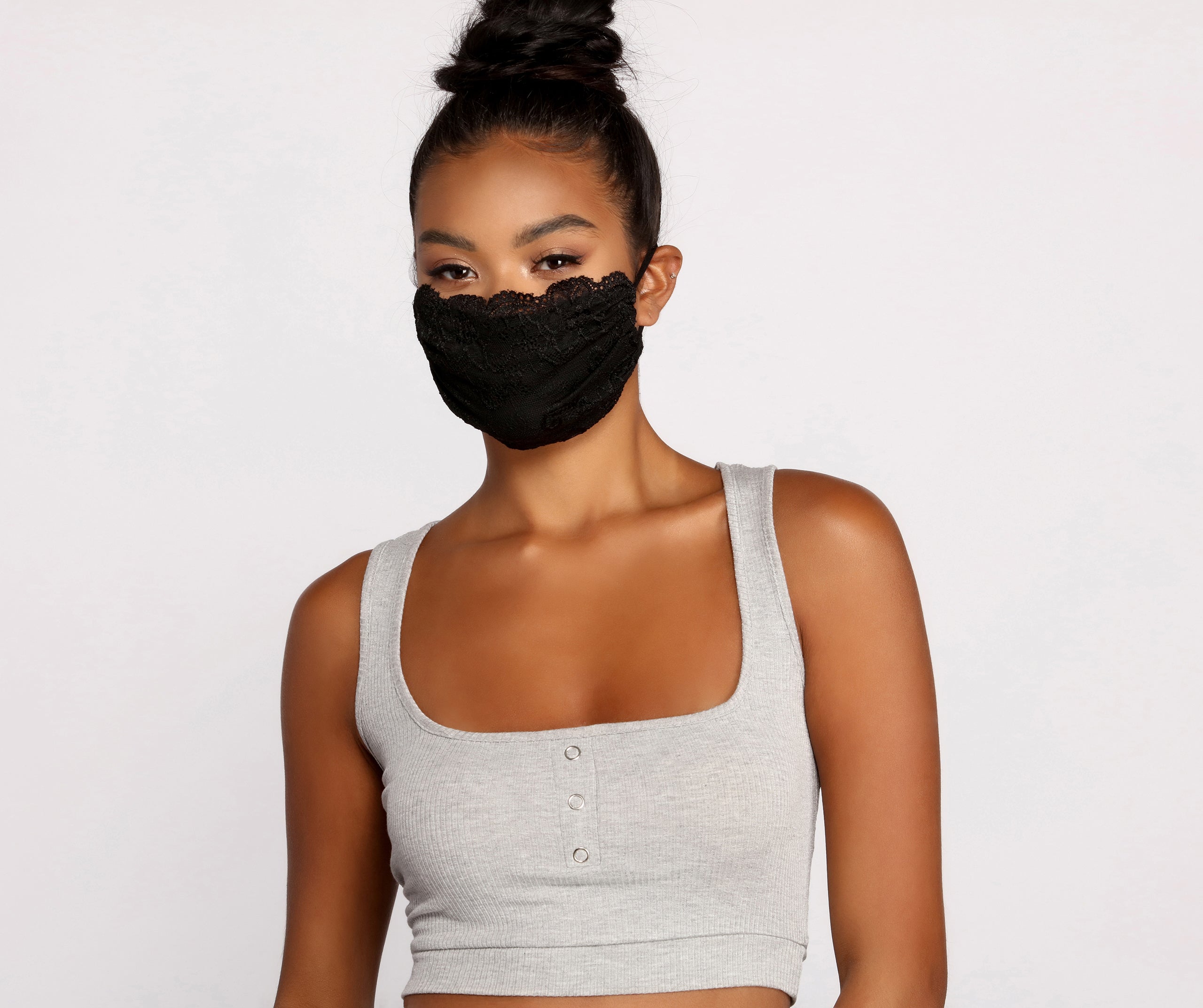 Scalloped Lace Face Mask With Earloops