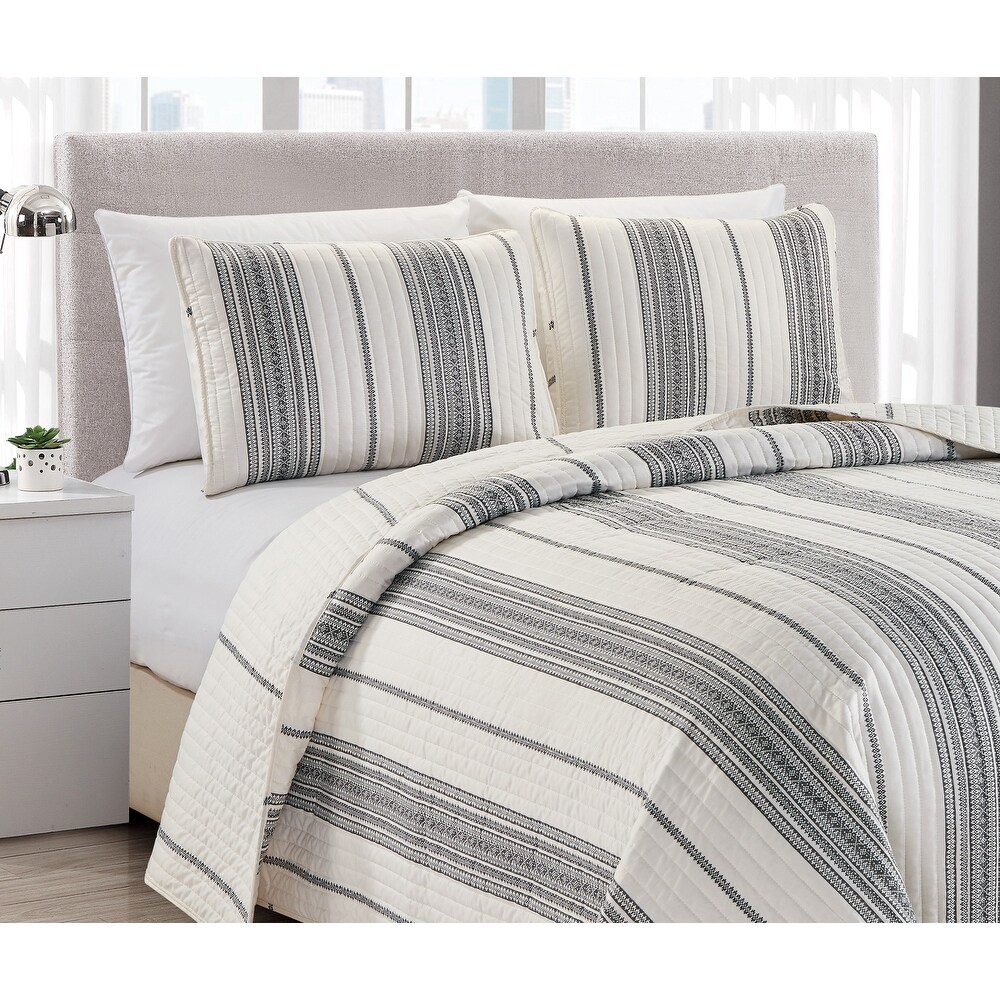 Luxurious Farmhouse Stripe Microfiber Quilt Set With Shams