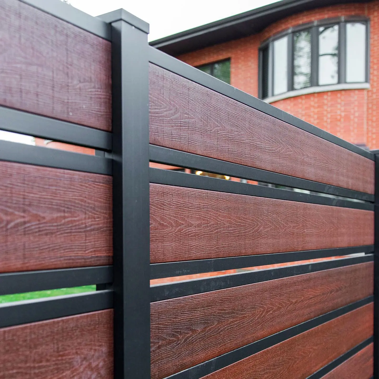 Easy Installation Low Maintenance Anti uv House WPC Garden Fence Wood Plastic Composite Fence Panels Lattice Fence Powder Coated