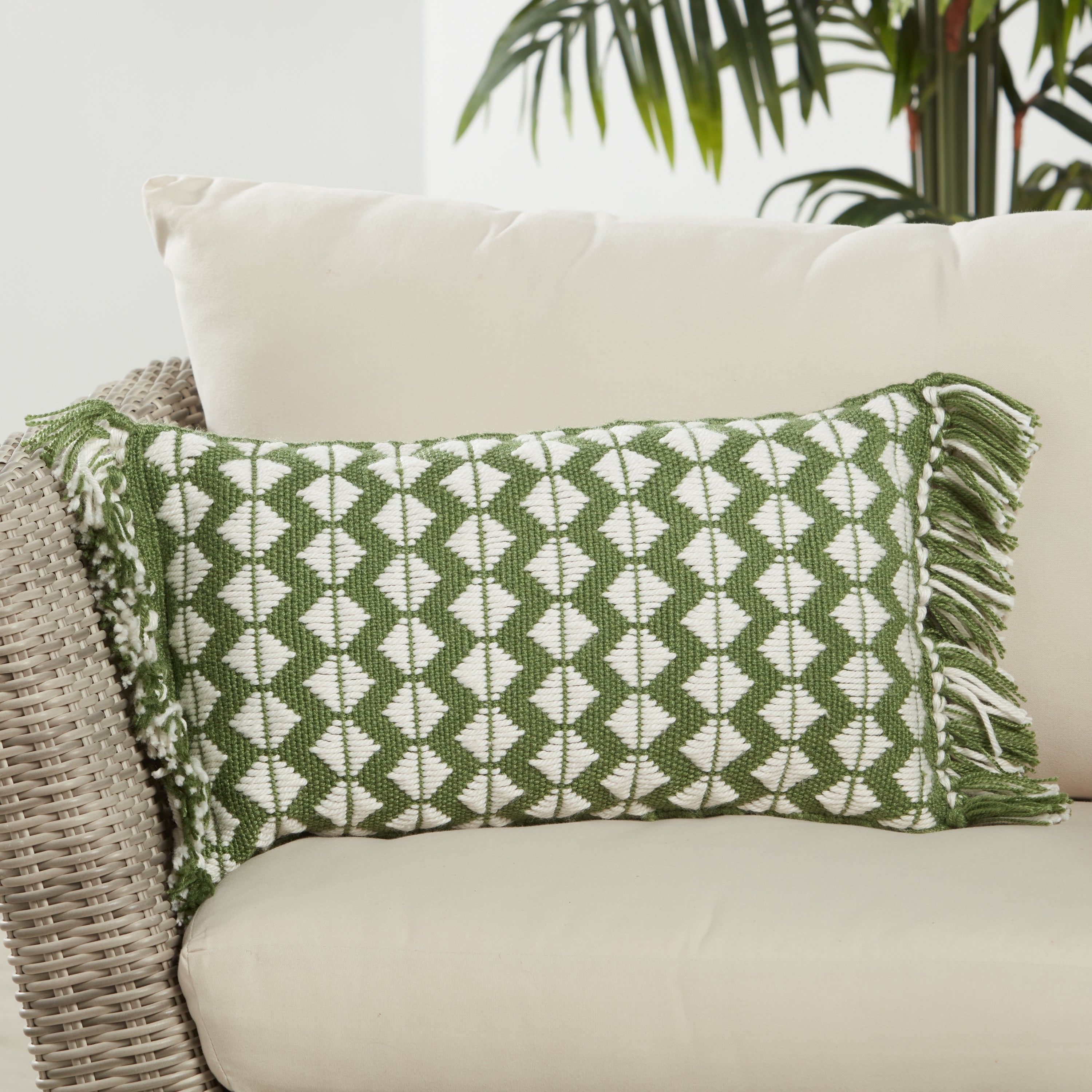 Chesa Perdita Indoor/Outdoor Green & Ivory Pillow