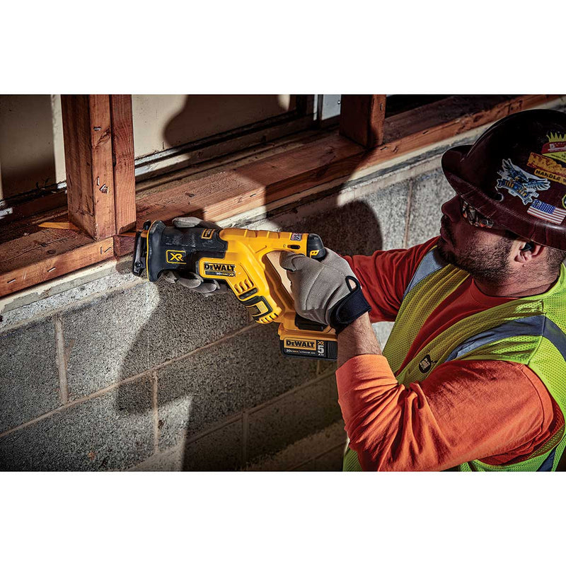 DW 20 V MAX XR Brushless Compact Reciprocating Saw Kit (5.0 Ah)