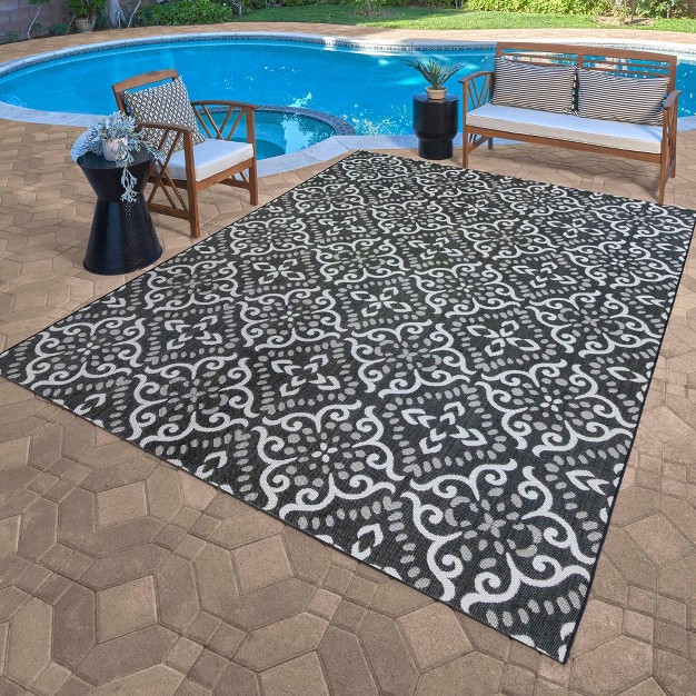 Paseo Powis Outdoor Rug Avenue33